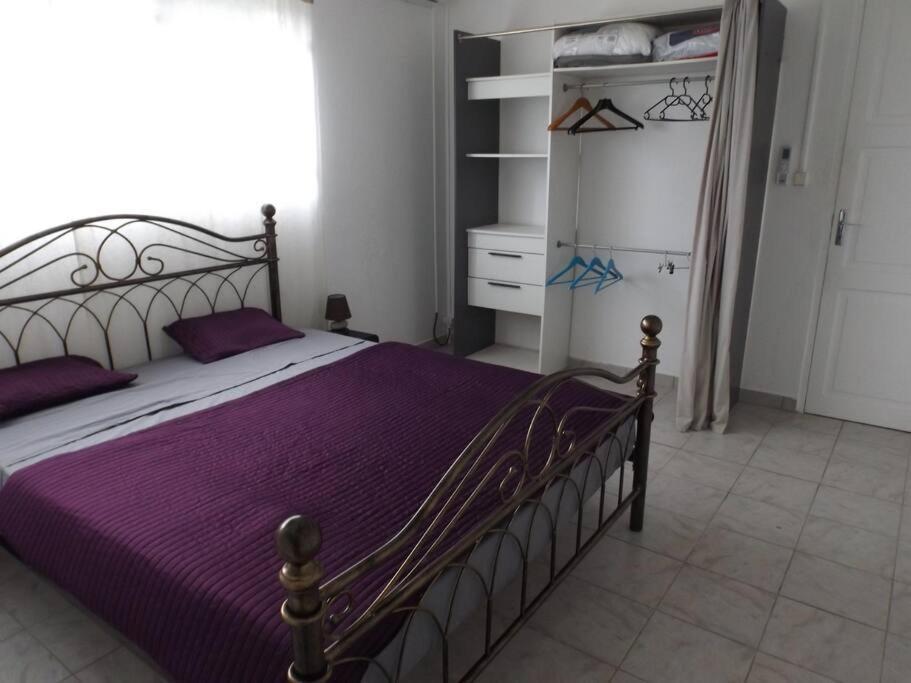 Aux Portes De La Soufriere, Baillif Bagian luar foto